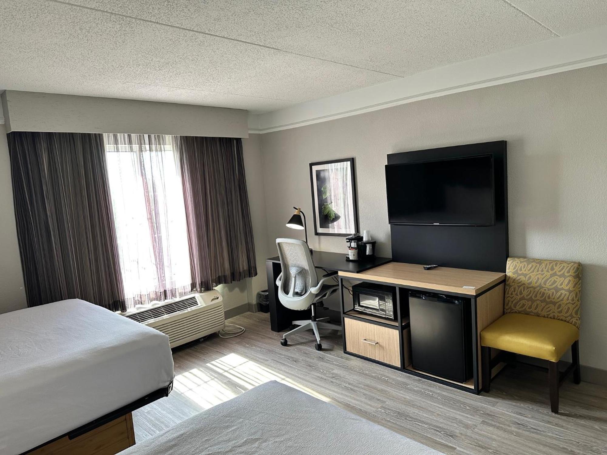 La Quinta By Wyndham Dallas Arlington South Exterior photo